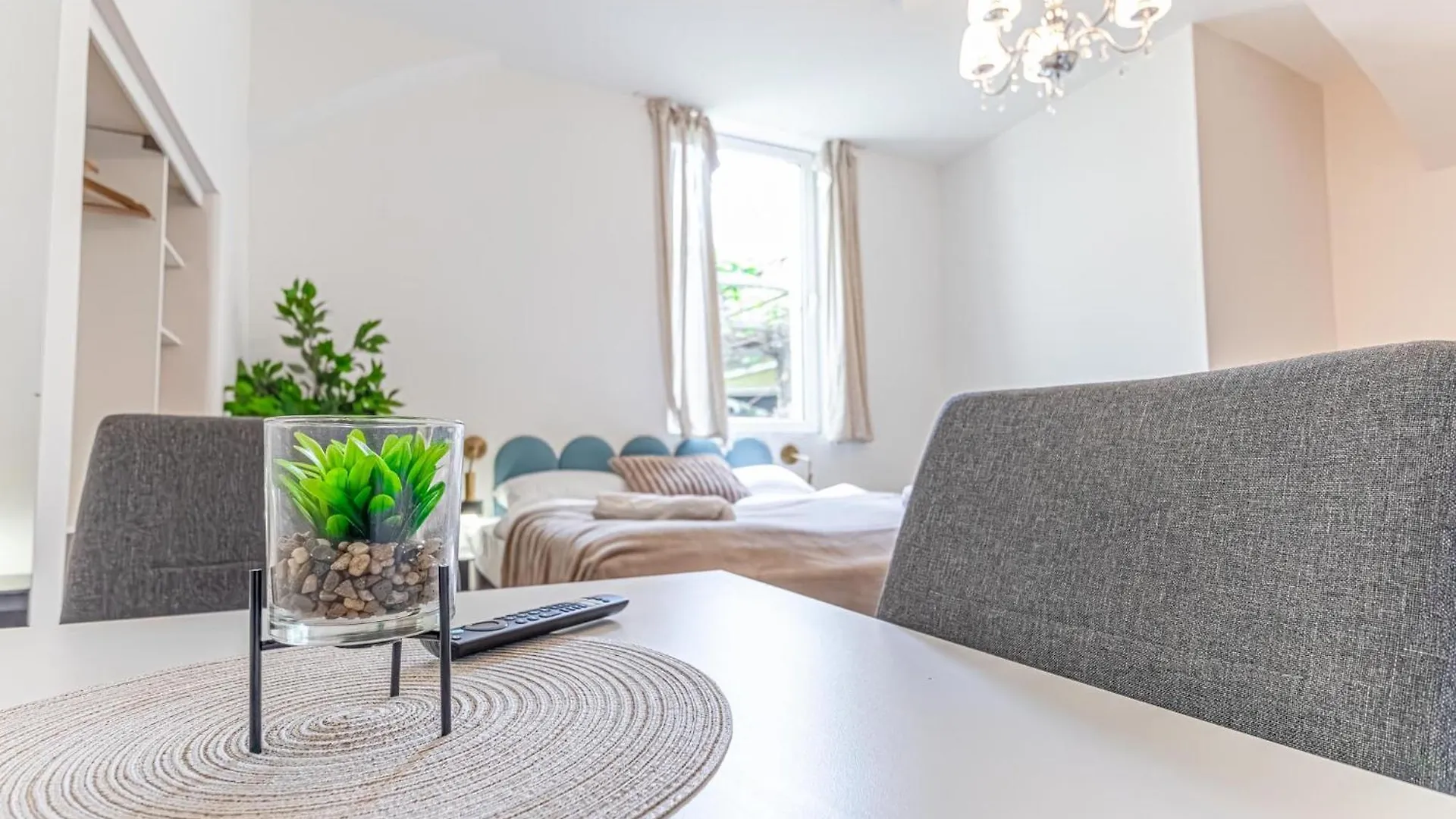 Trendy Studio Near Westbahnhof With Kitchenette & Smart Tv Βιέννη