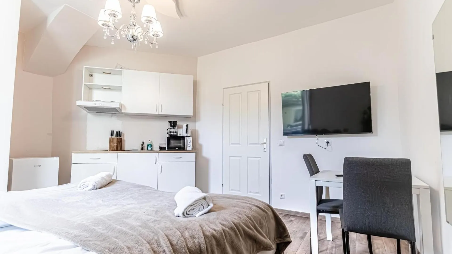 Apartment Trendy Studio Near Westbahnhof With Kitchenette & Smart Tv Vienna