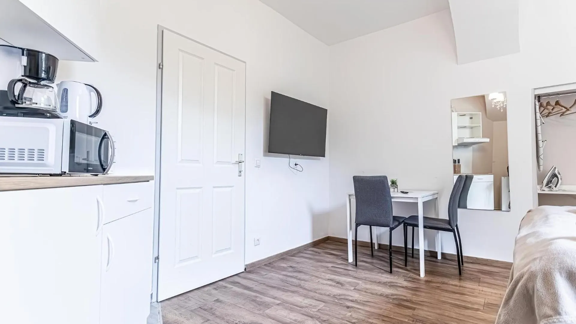 Trendy Studio Near Westbahnhof With Kitchenette & Smart Tv Vienna Austria
